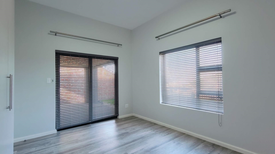 To Let 3 Bedroom Property for Rent in Island View Western Cape